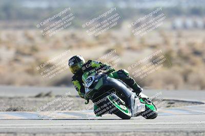 media/Dec-07-2025-CVMA (Sun) [[3e7d2de5dc]]/Race 12- Formula 40 MW and LW/